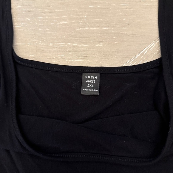 SHEIN Black Cropped Tank Top for rompers or overalls - Picture 3 of 4